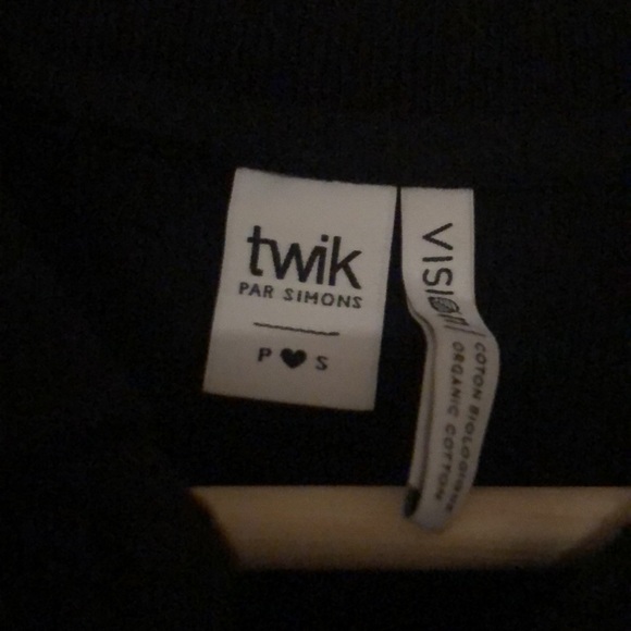 Black long sleeve size S - Picture 2 of 3